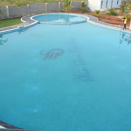 Silver Stone Park Resort, Kovilpatti Екстер'єр фото