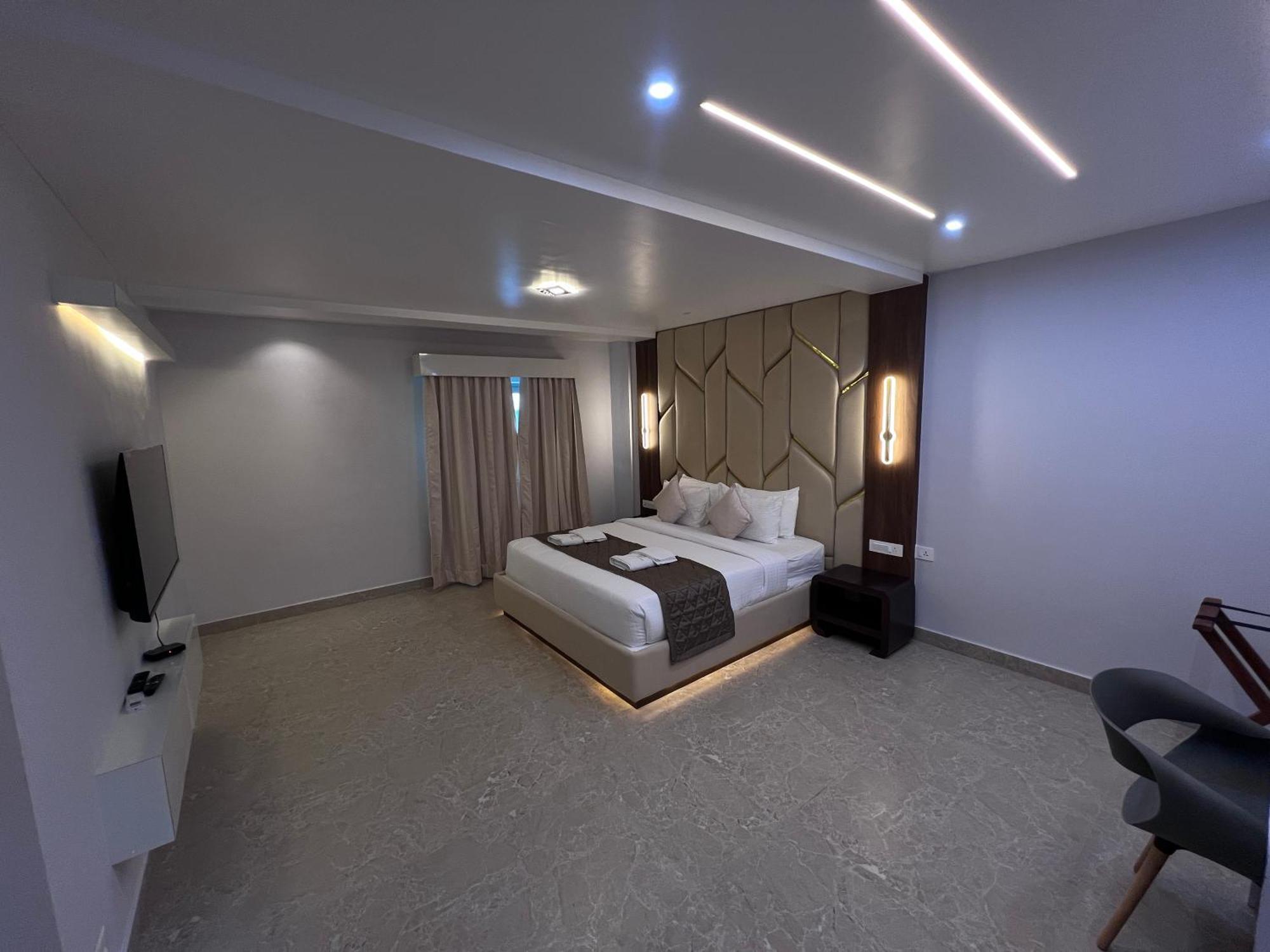 Silver Stone Park Resort, Kovilpatti Екстер'єр фото