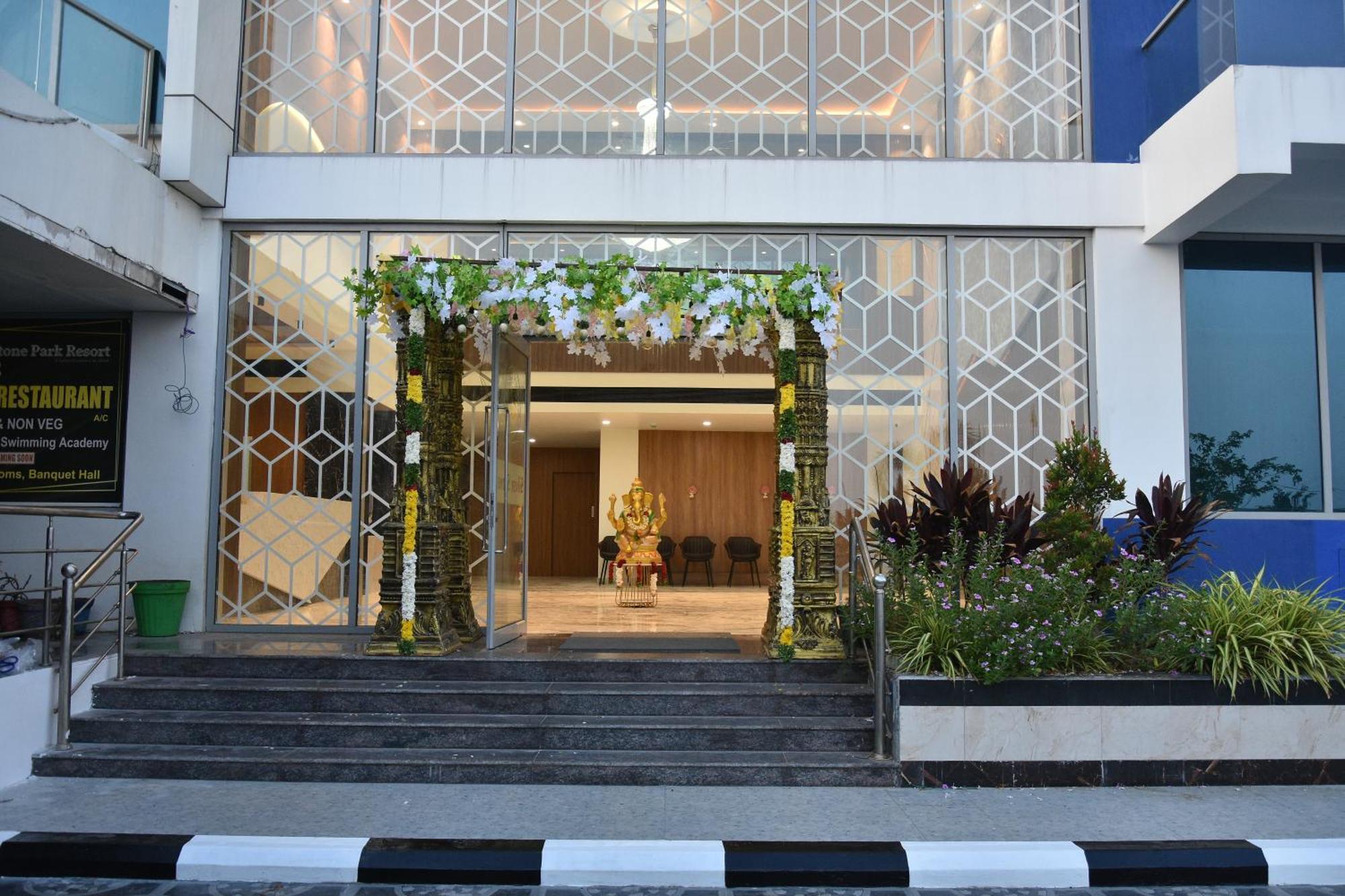Silver Stone Park Resort, Kovilpatti Екстер'єр фото