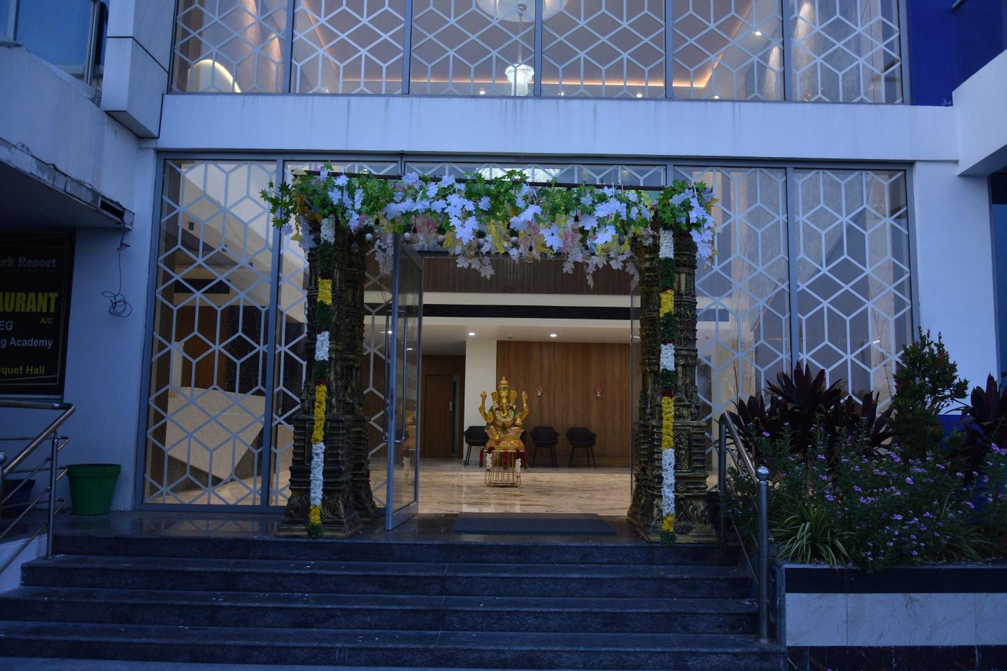 Silver Stone Park Resort, Kovilpatti Екстер'єр фото
